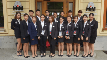 hotel-institute-montreux-thai-students 